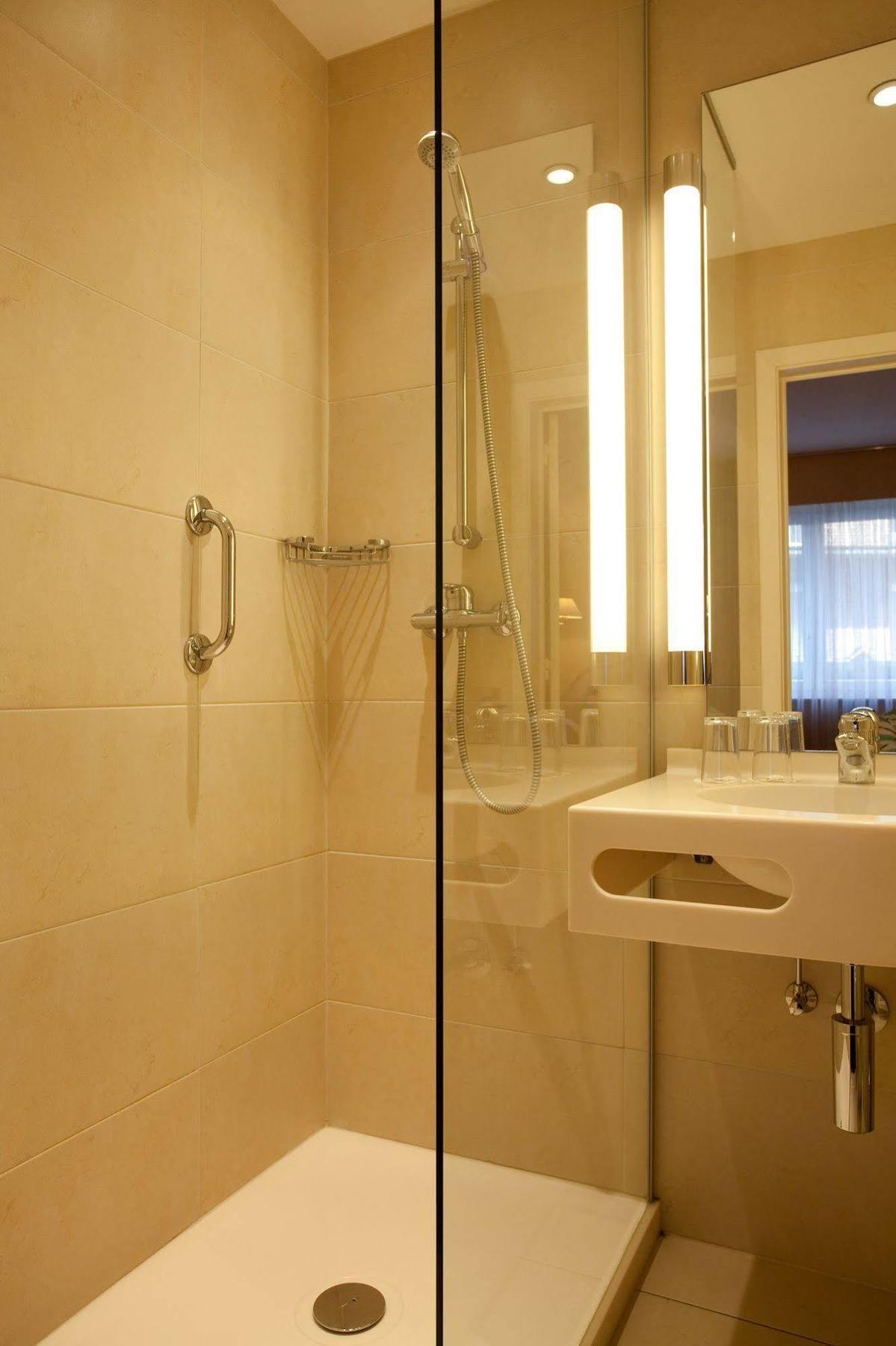 Imperial 3*